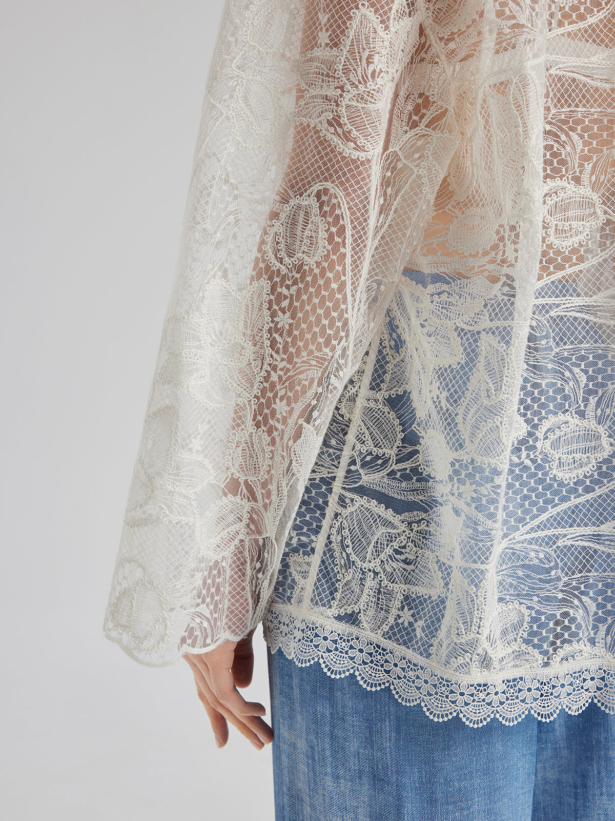 Özel Delik İşlemeli Kısa Kollu Kapüşonlu