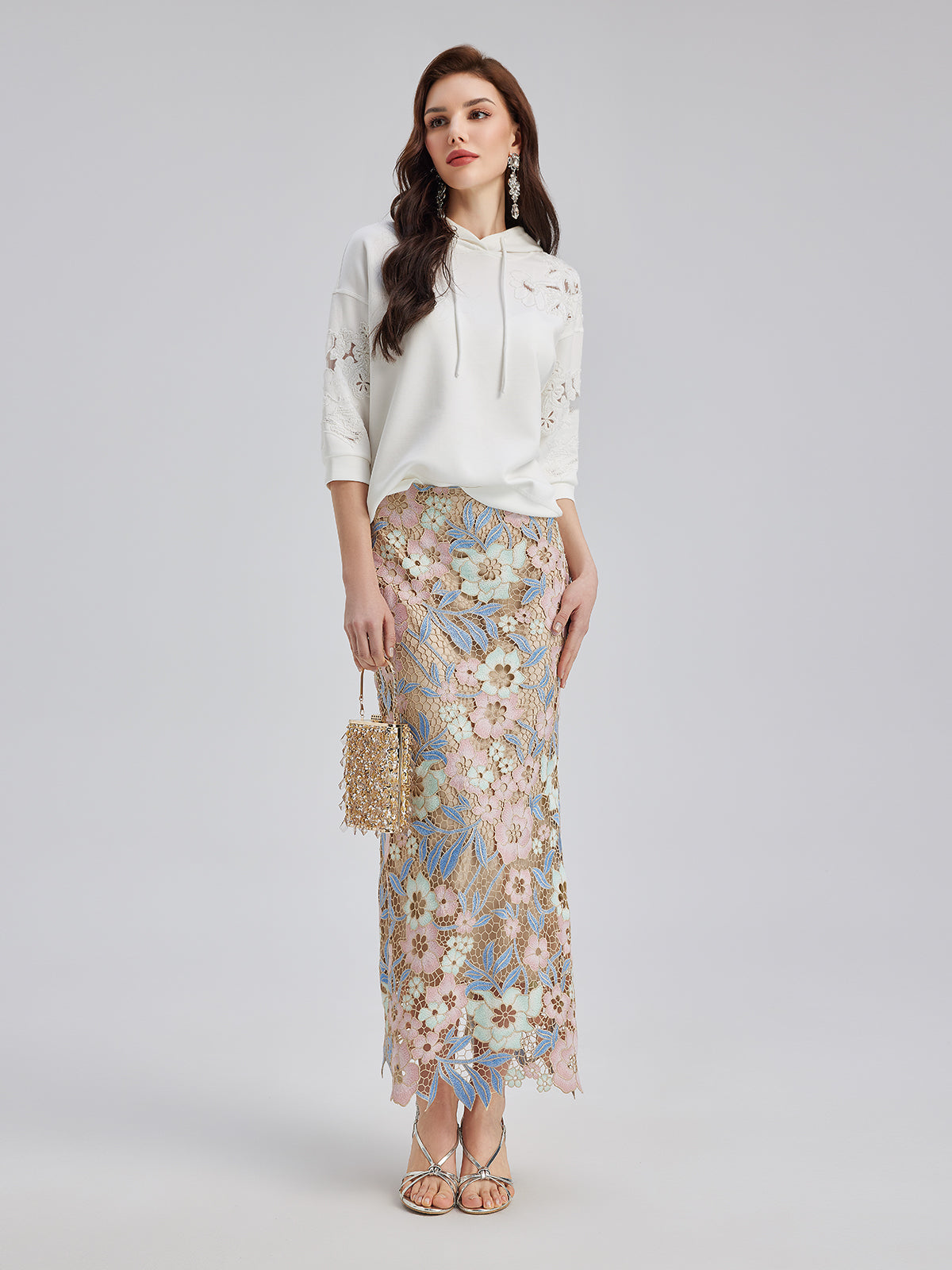 Özel Pencereli Nakışlı Kısa Kollu Kapüşonlu