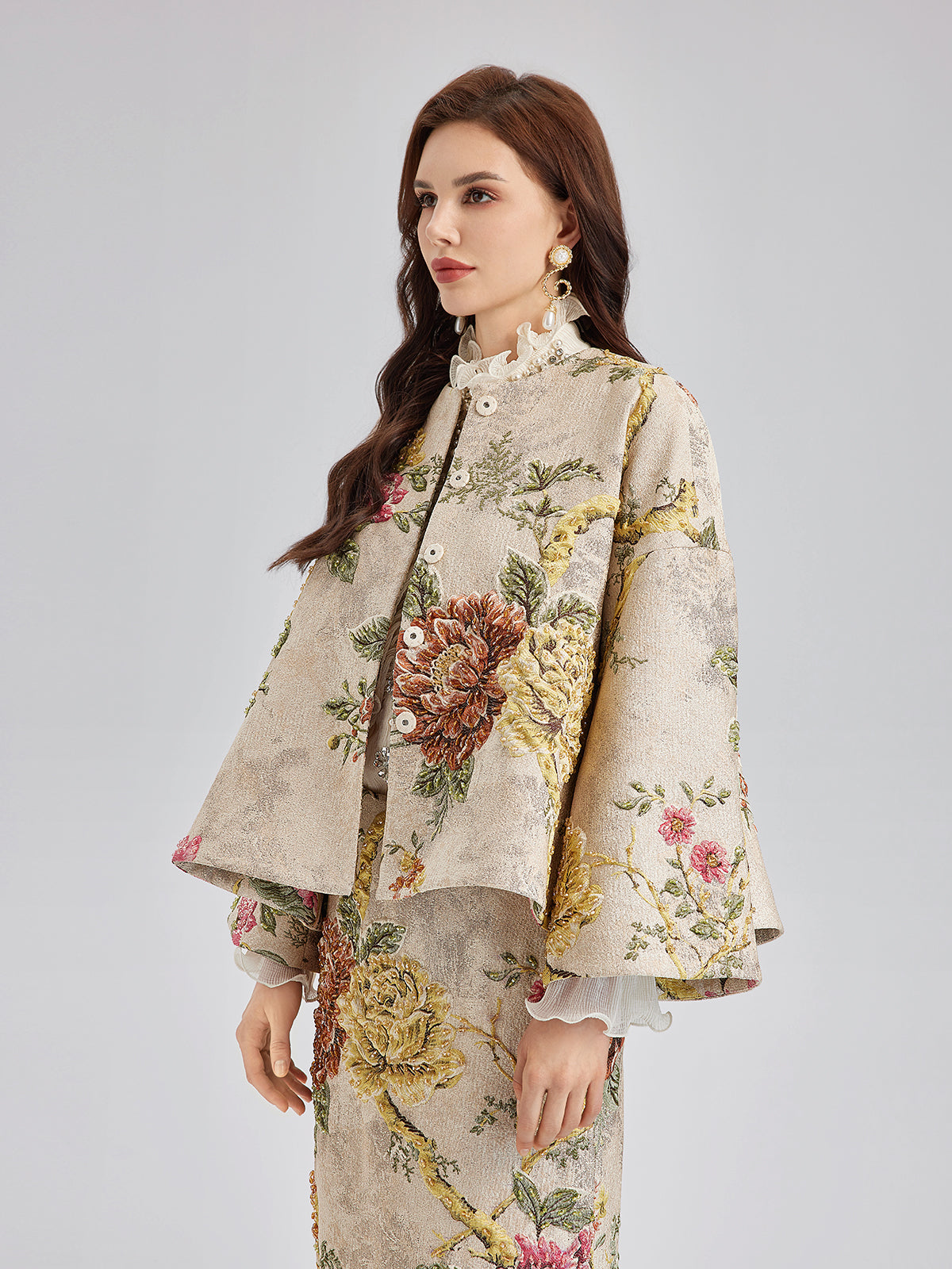 3 Boyutlu Jakar El İşlemeli Boncuklu Ceket