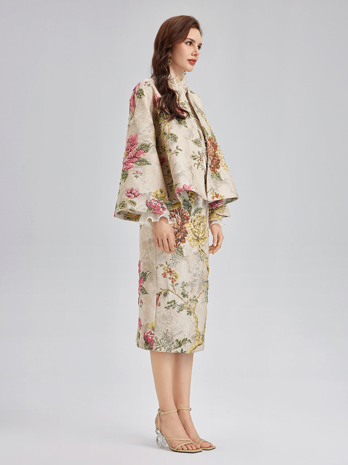 3 Boyutlu Jakar El İşlemeli Boncuklu Ceket