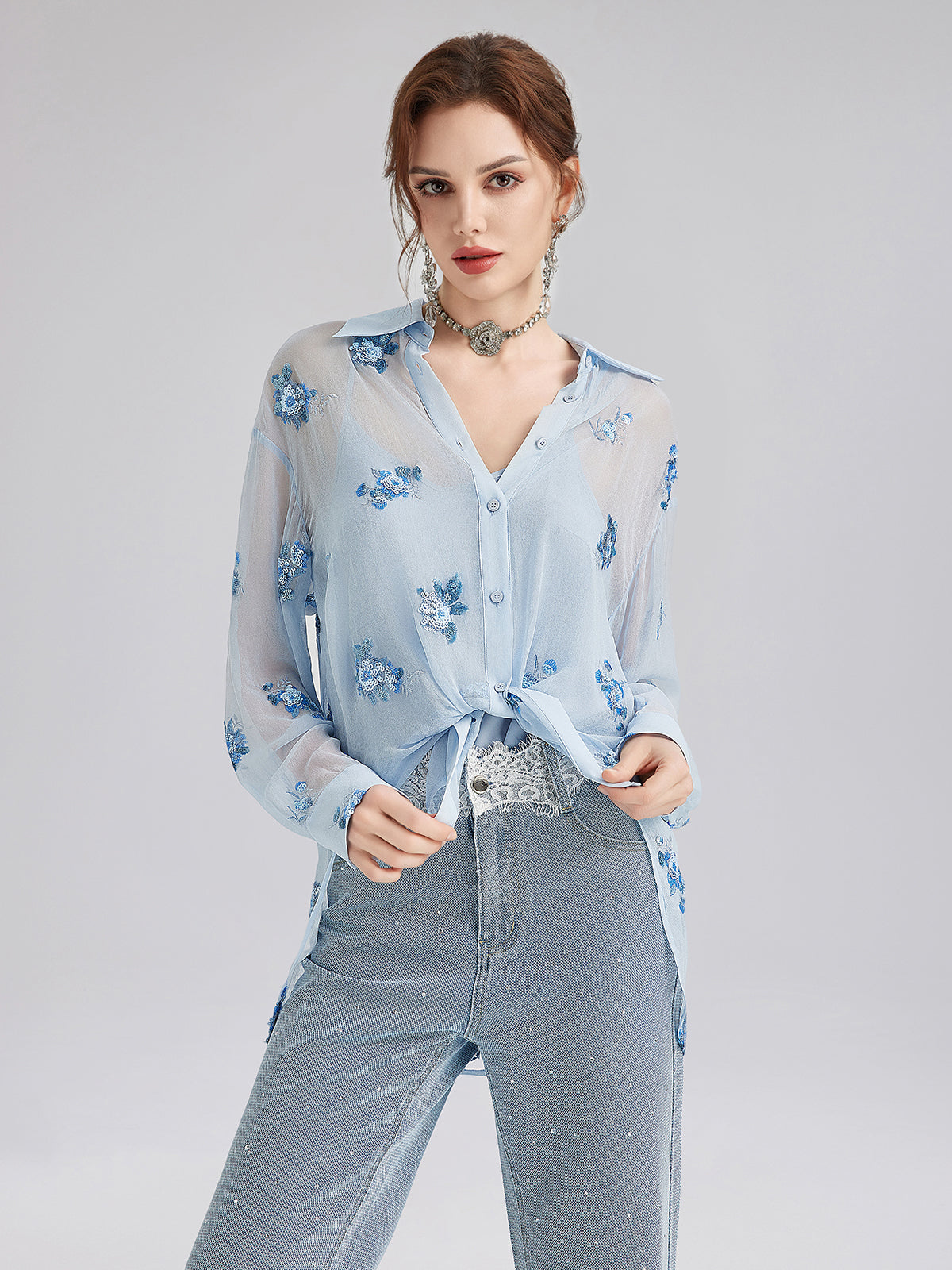 İpek Çiçek Nakışlı Gömlek