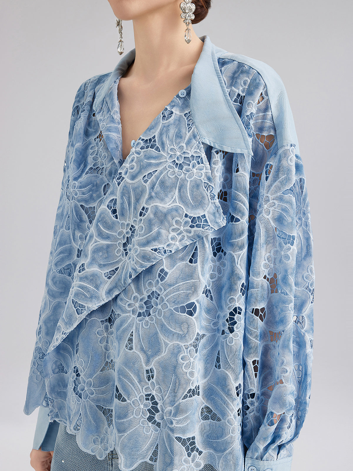 Asimetrik Yaka Boyalı Çiçekli Gömlek