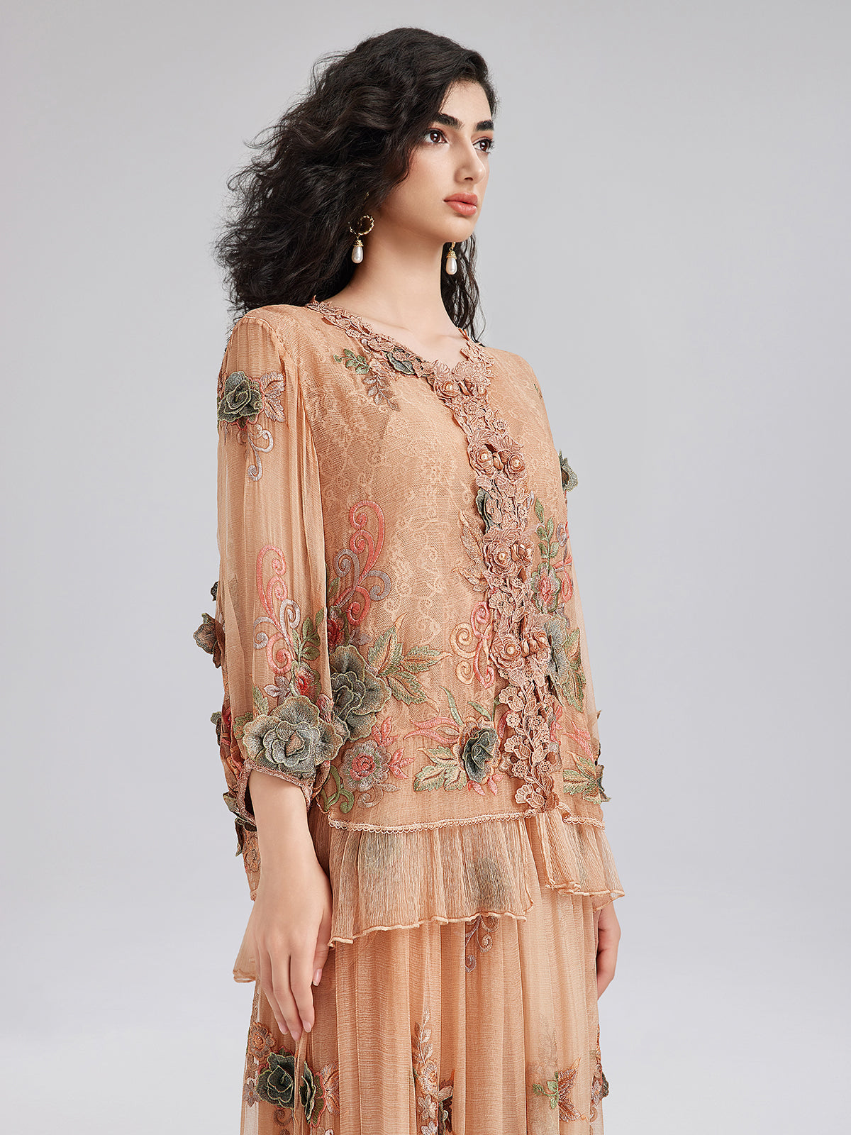 El Yapımı 3 Boyutlu Çiçekli İpek Bluz