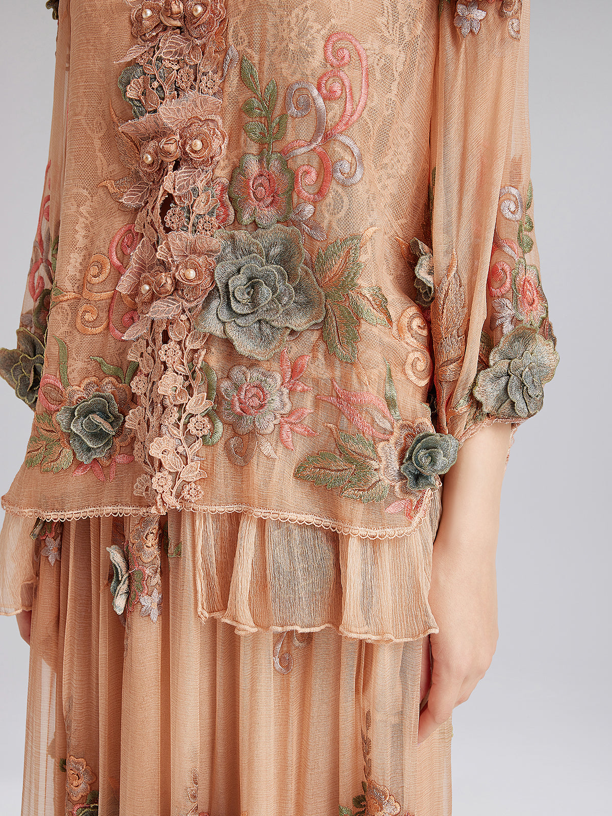 El Yapımı 3 Boyutlu Çiçekli İpek Bluz