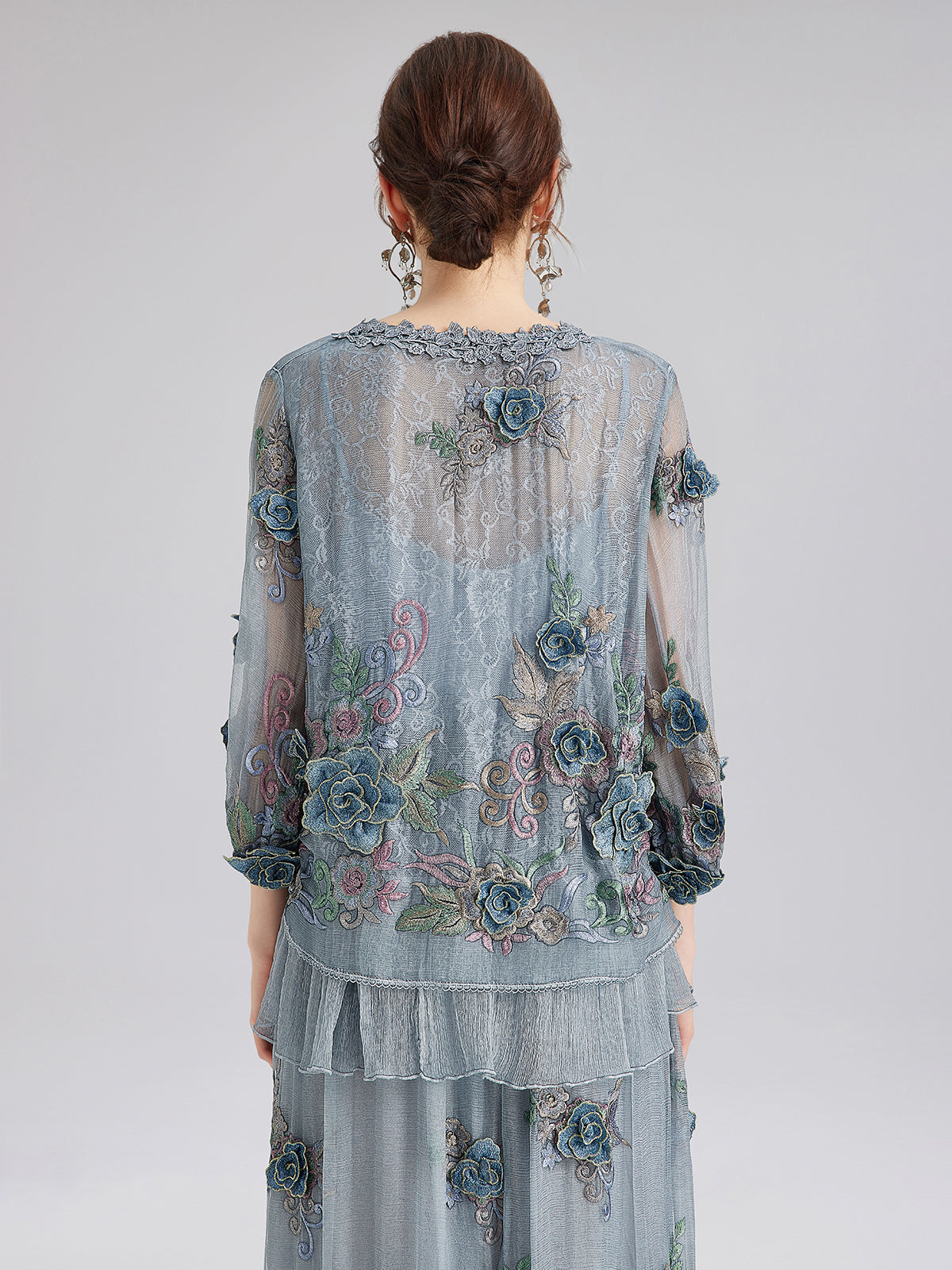 El Yapımı 3 Boyutlu Çiçekli İpek Bluz