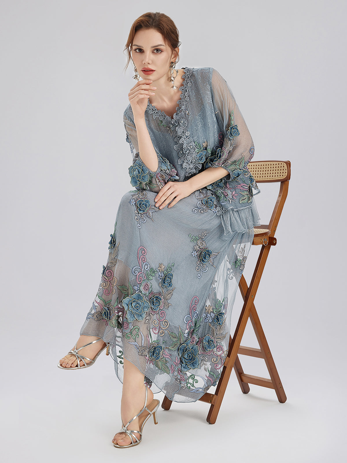 El Yapımı 3 Boyutlu Çiçekli İpek Bluz