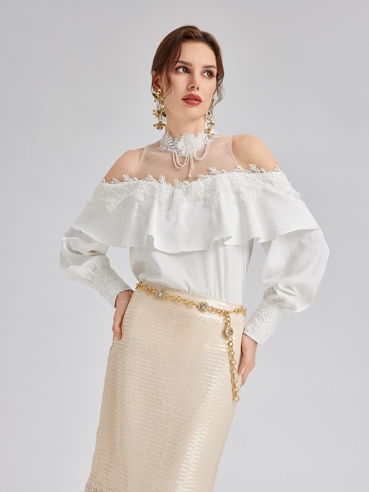 Omzu Açık Fırfırlı Dantel Tül Bluz