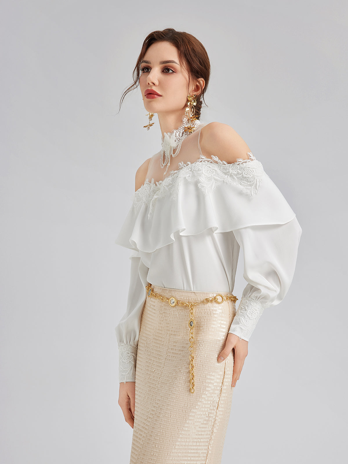 Omzu Açık Fırfırlı Dantel Tül Bluz