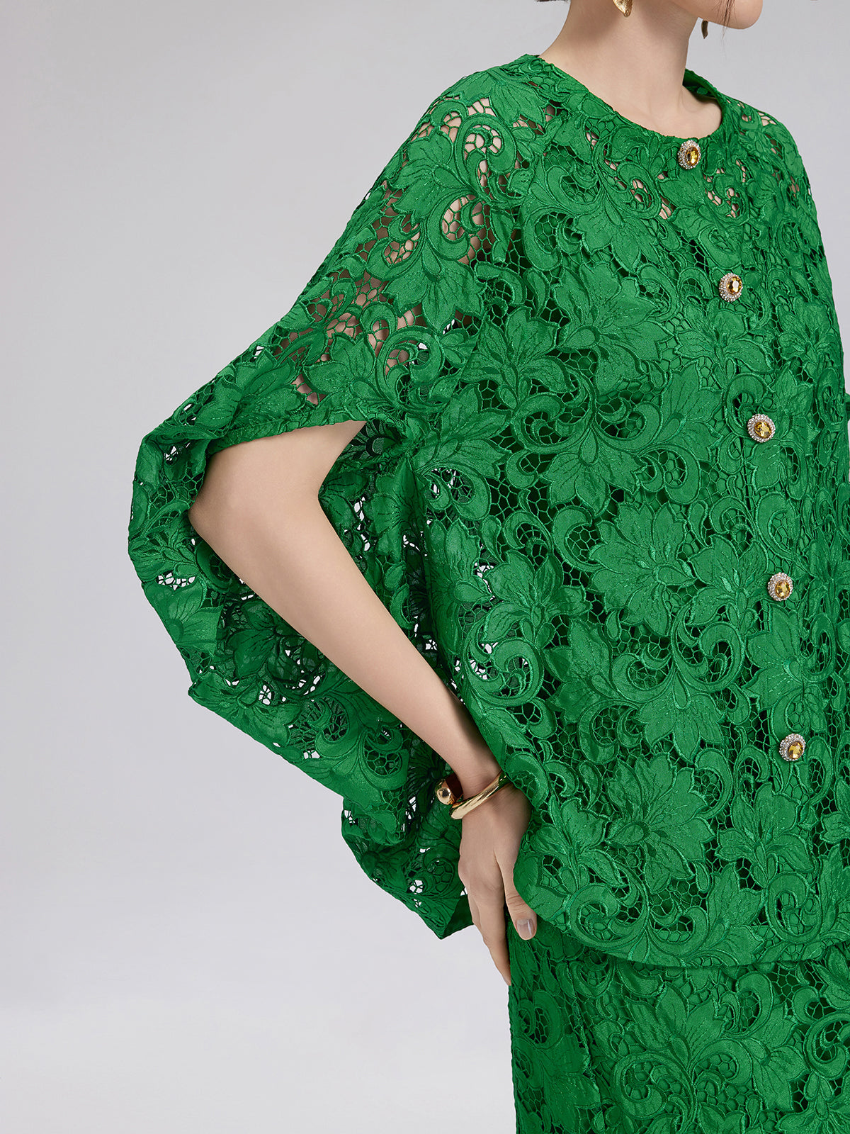 Dantel Aplike Mücevher Düğmeli Zümrüt Yeşili Bluz