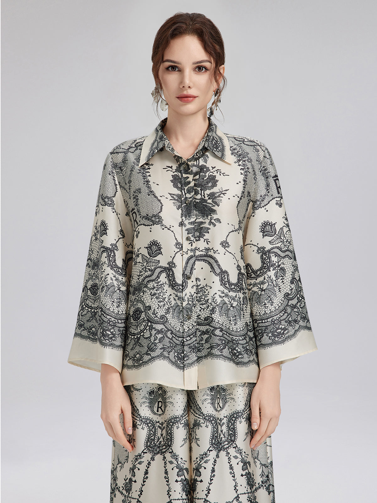 Siyah Kirpik Dantelli Gömlek Yaka Bluz