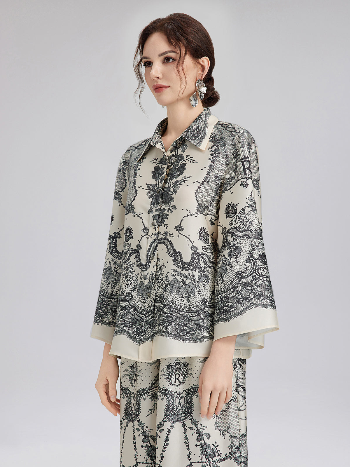 Siyah Kirpik Dantelli Gömlek Yaka Bluz