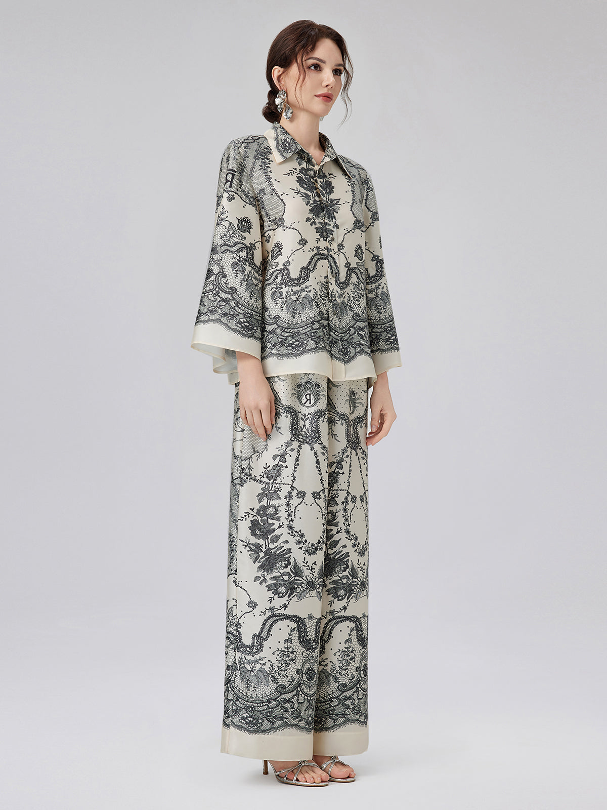 Siyah Kirpik Dantelli Gömlek Yaka Bluz