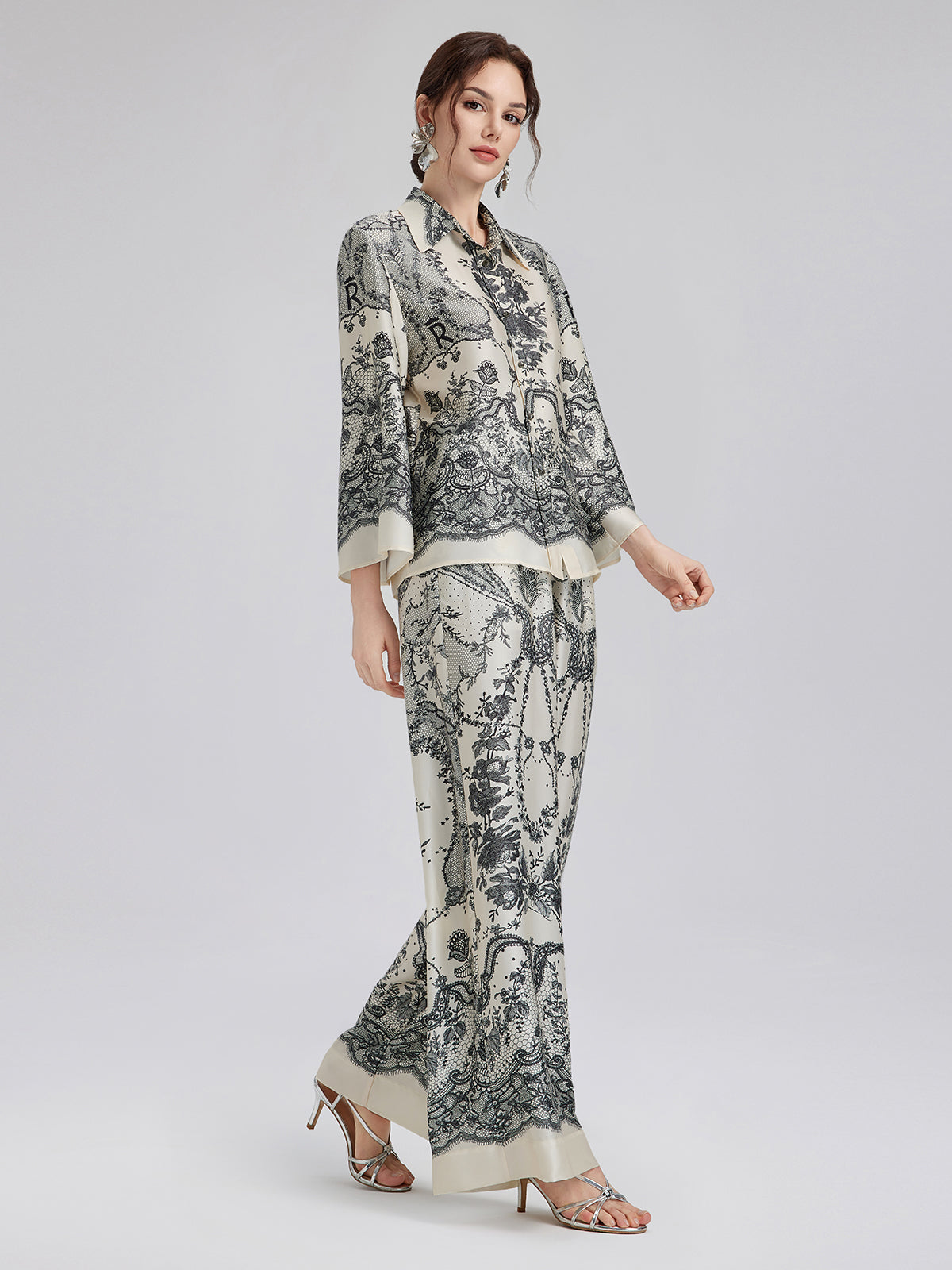 Siyah Kirpik Dantelli Gömlek Yaka Bluz