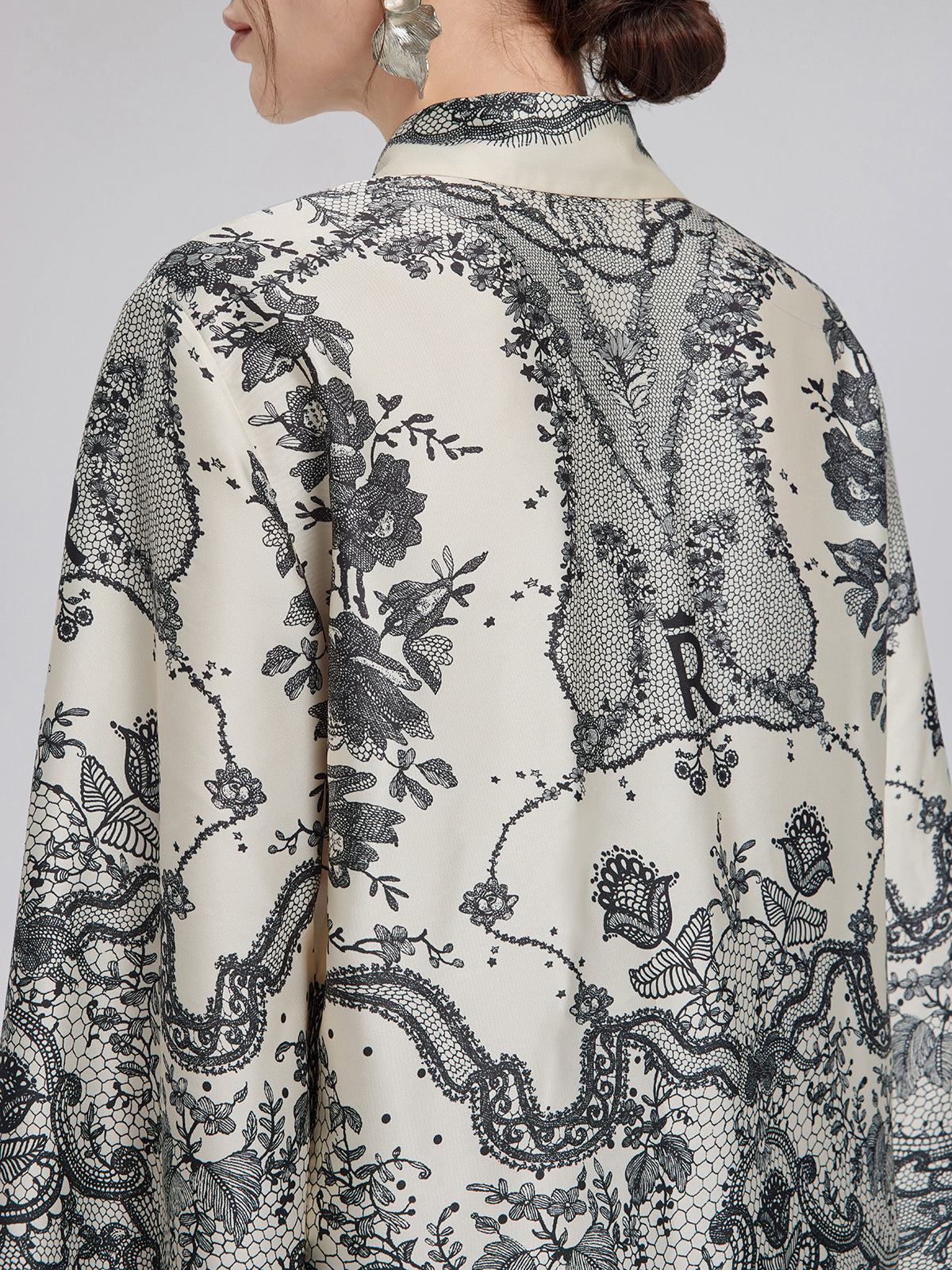 Siyah Kirpik Dantelli Gömlek Yaka Bluz