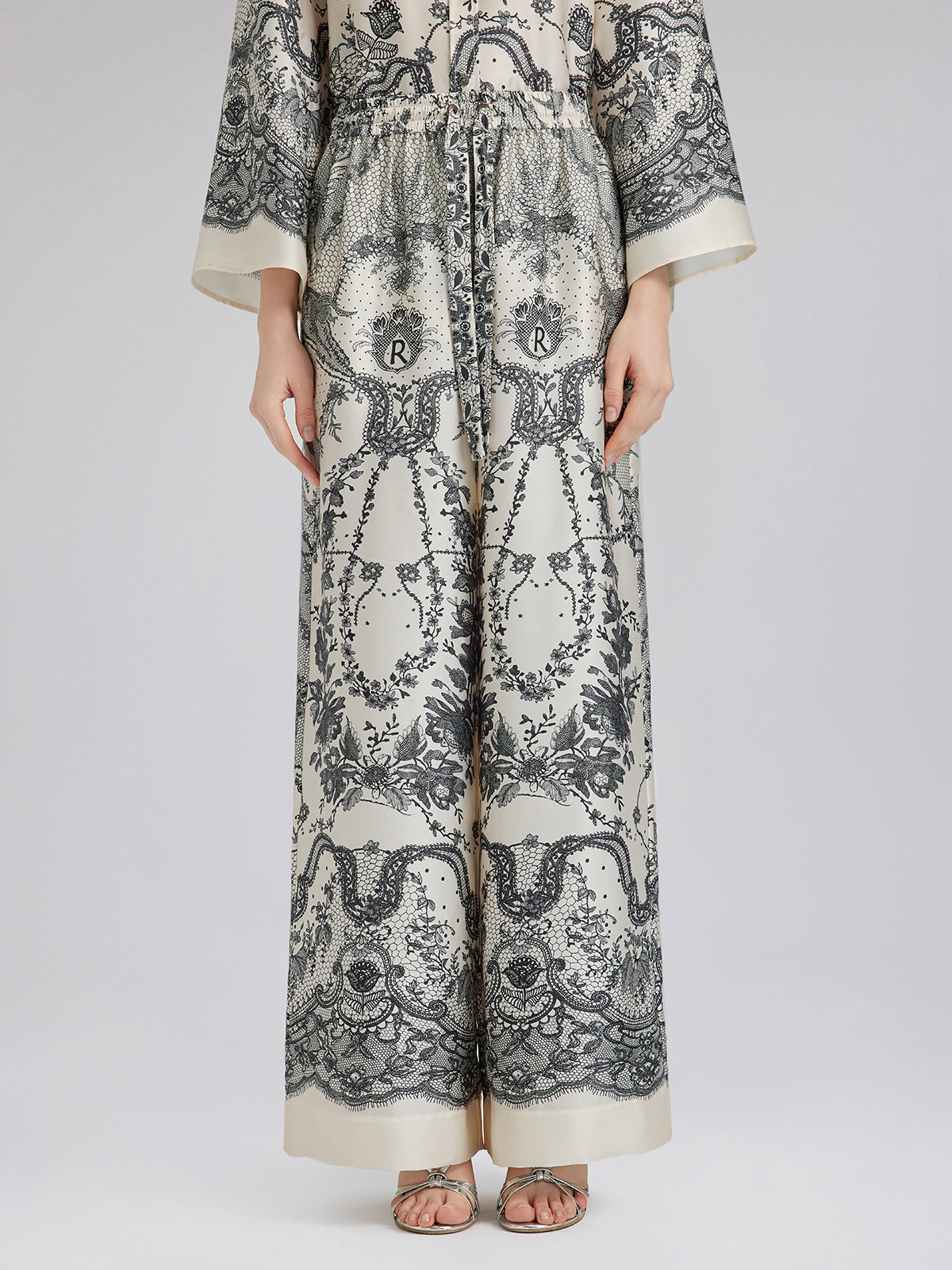 Siyah Kirpik Dantelli Rahat Pantolon