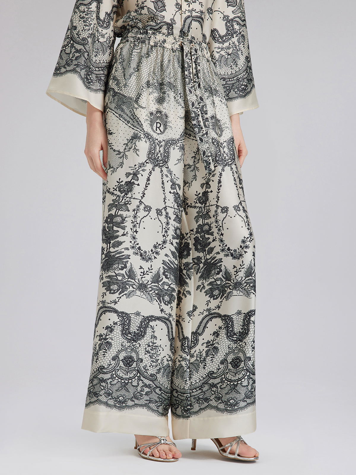 Siyah Kirpik Dantelli Rahat Pantolon