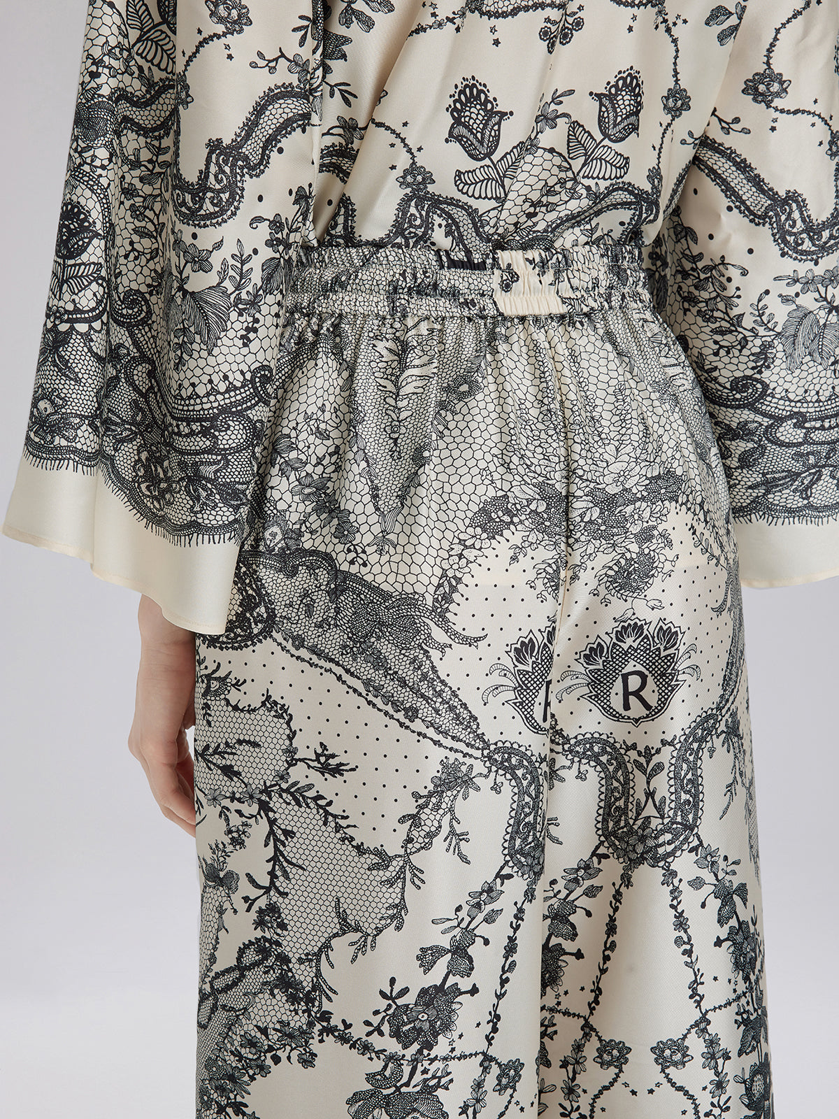 Siyah Kirpik Dantelli Rahat Pantolon