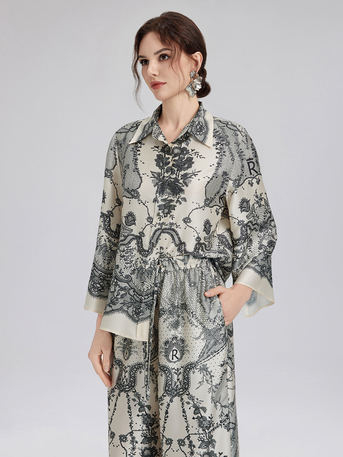 Siyah Kirpik Dantelli Gömlek Yaka Bluz