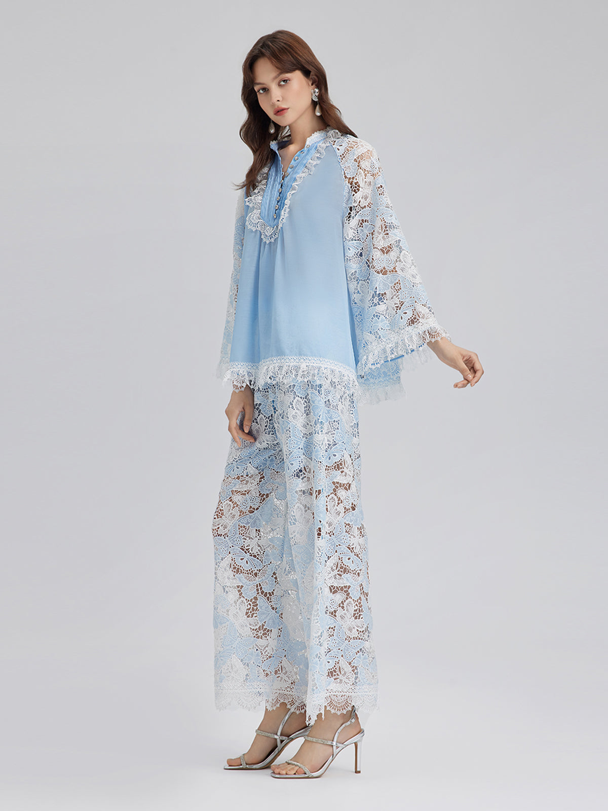 İki Renkli Dantelli Barok Kelebekli Bluz