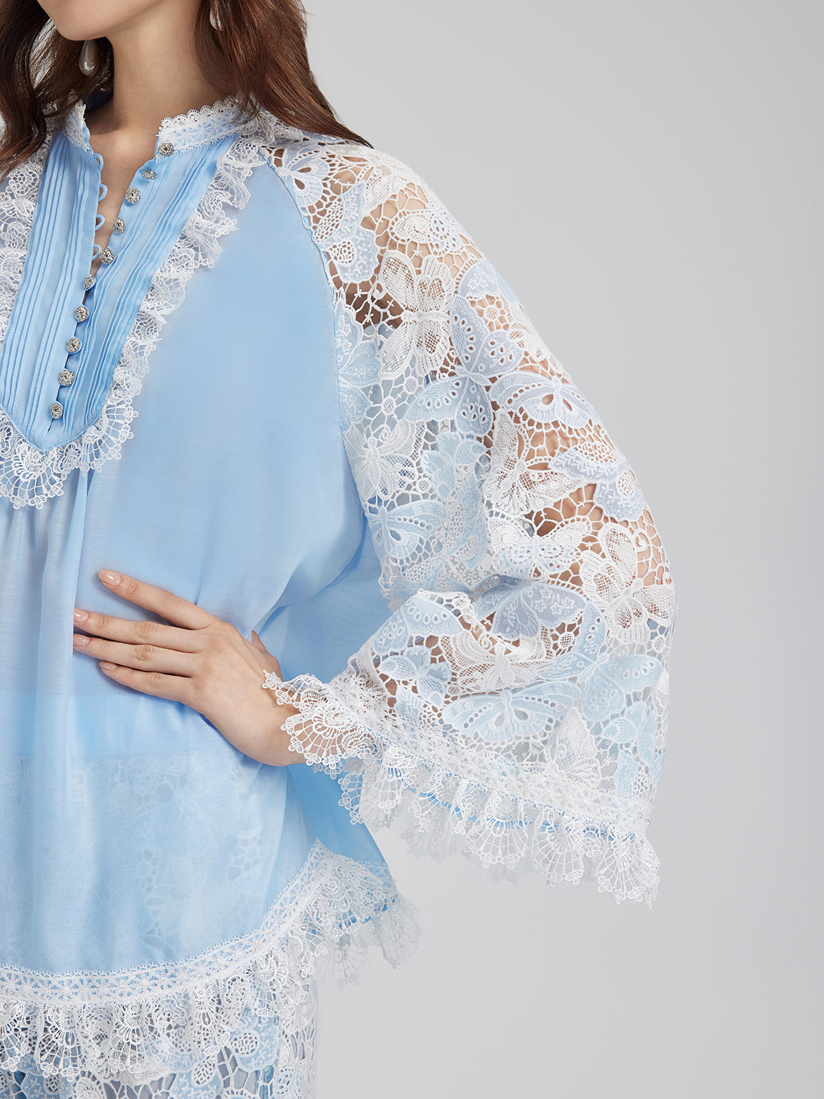 İki Renkli Dantelli Barok Kelebekli Bluz