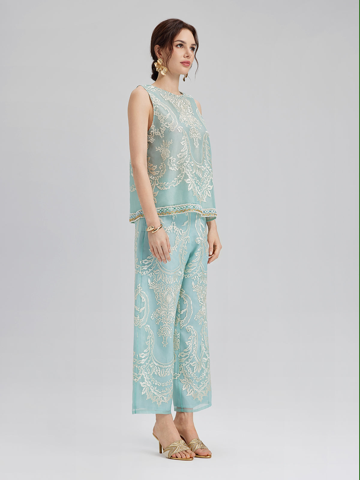 Organze Nakışlı Nane Yeşili Kısa Pantolon