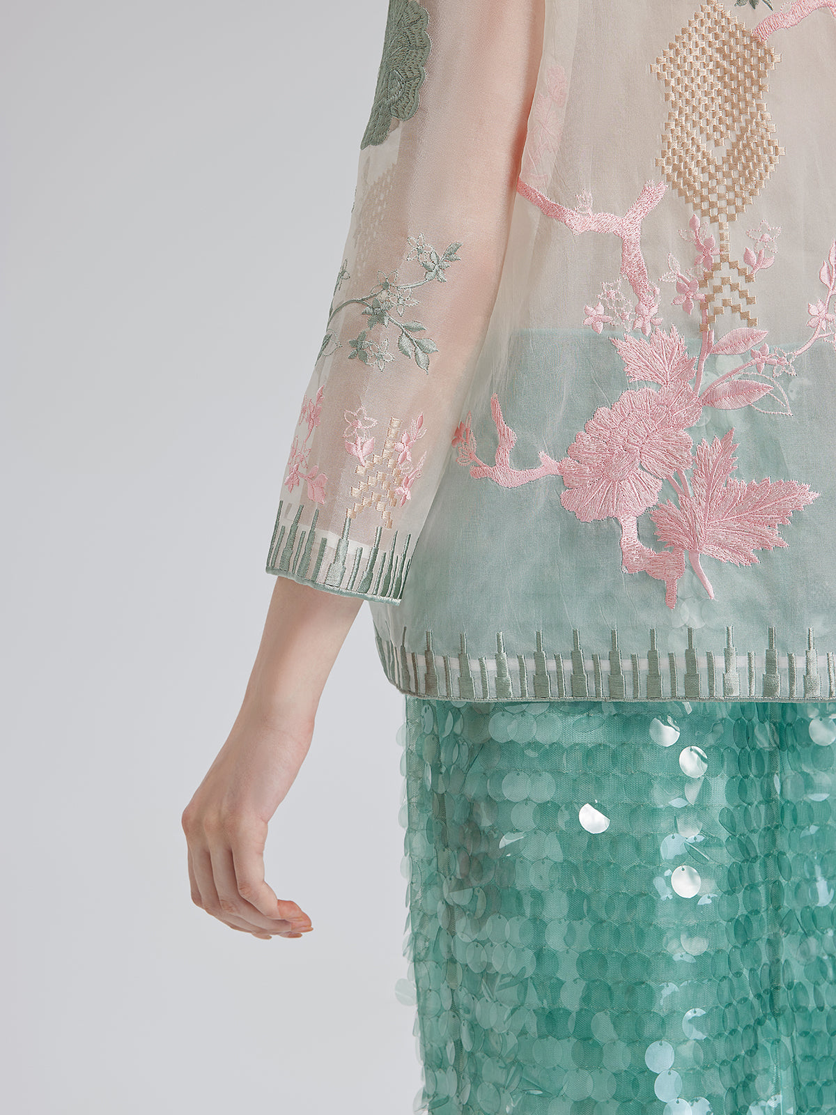 İpek Organze Nakışlı Gömlek