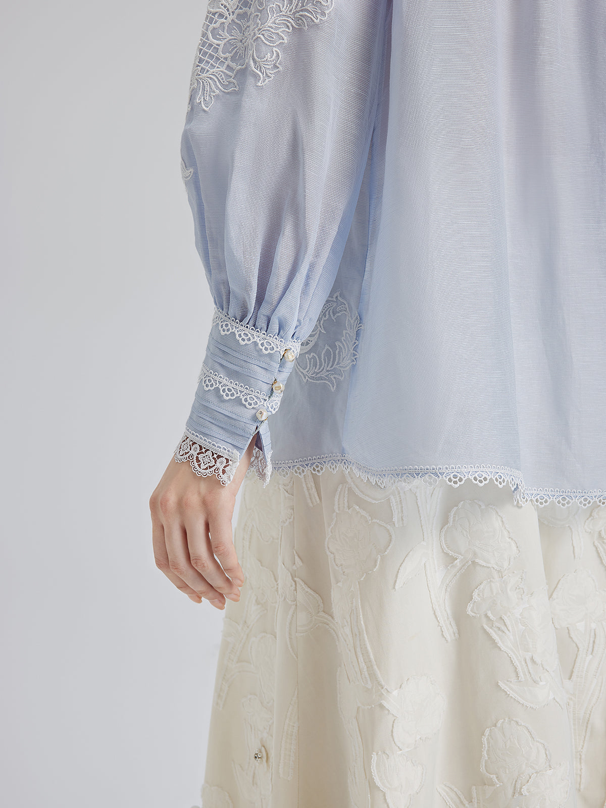 El Yapımı Yama İşli Keten Karışımlı Dantel Gömlek