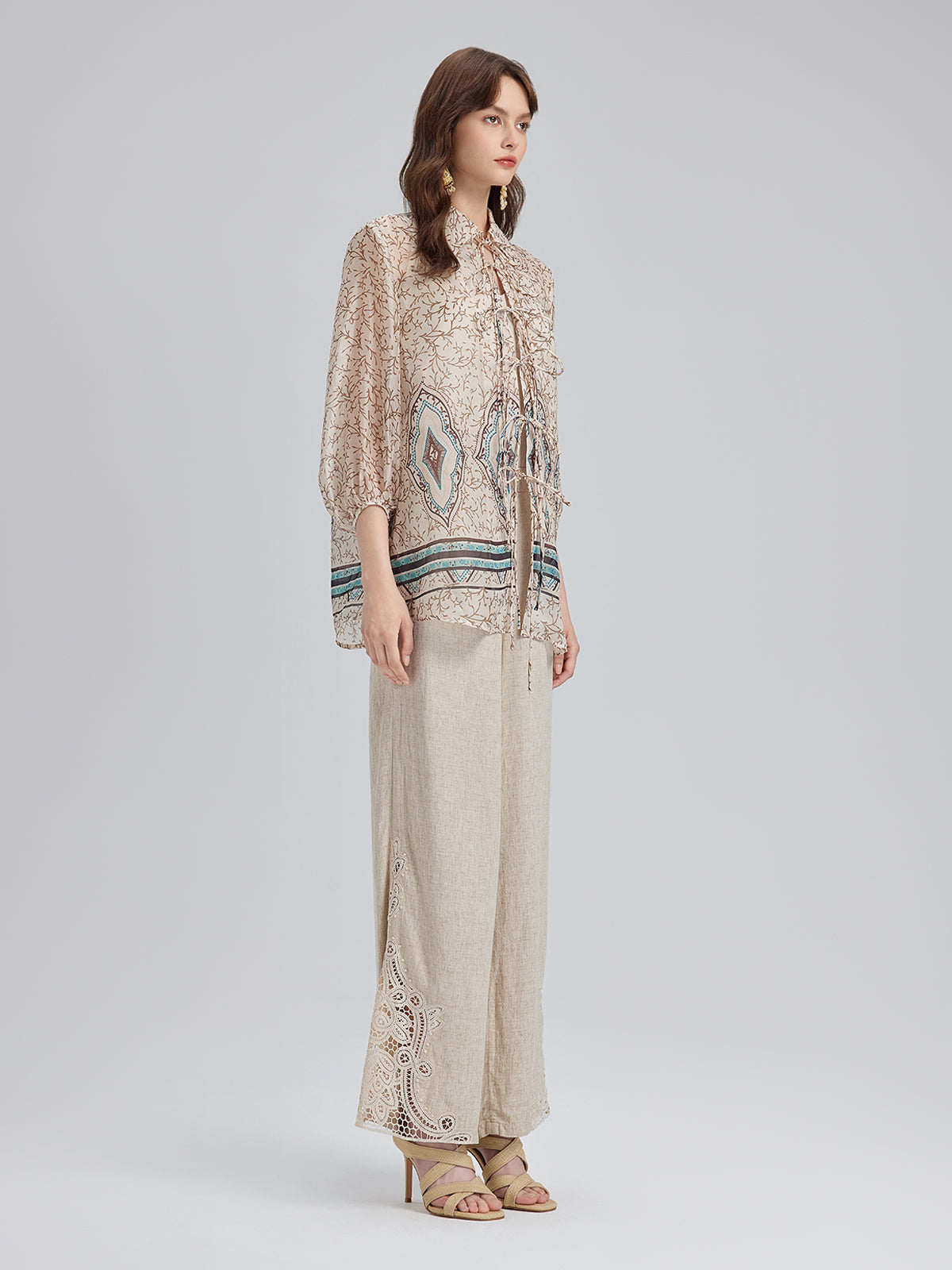 Önden Bağlamalı Vintage Çiçekli Bluz