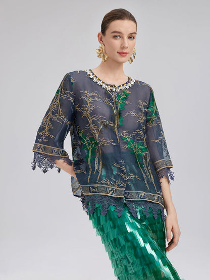 İpek Nakışlı Dantel Kenarlı Gömlek