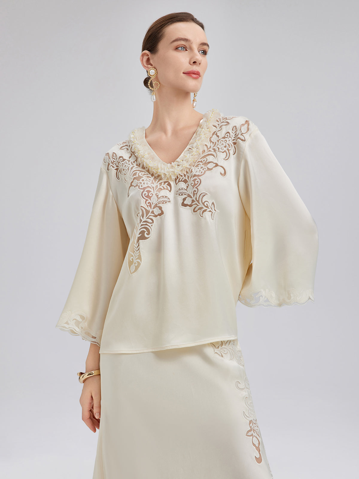 Nakışlı Pencereli Minimalist Uzun Kollu Bluz