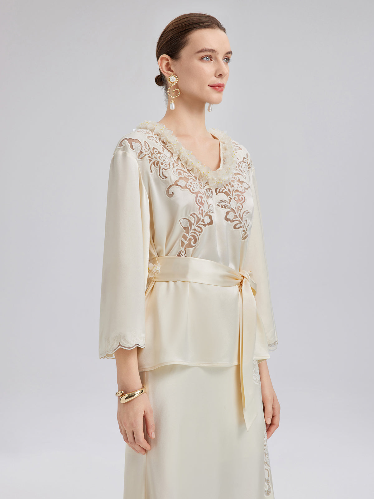 Nakışlı Pencereli Minimalist Uzun Kollu Bluz