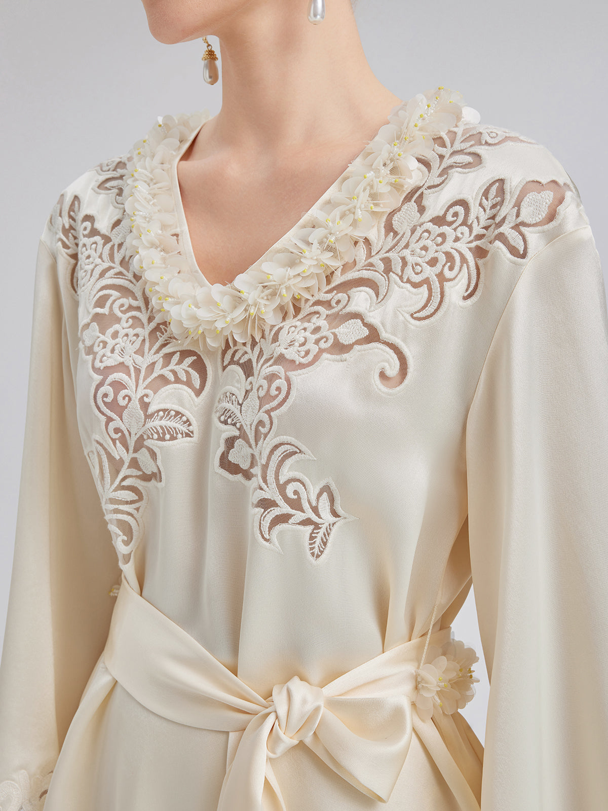 Nakışlı Pencereli Minimalist Uzun Kollu Bluz