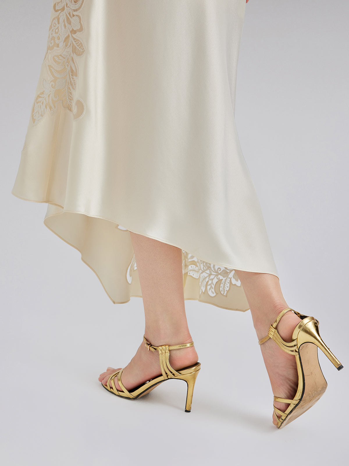 Nakışlı Pencereli Dar Midi Etek