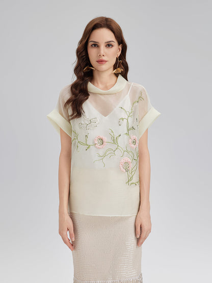 İpek 3 Boyutlu Pullu Nakışlı Kısa Kollu Bluz