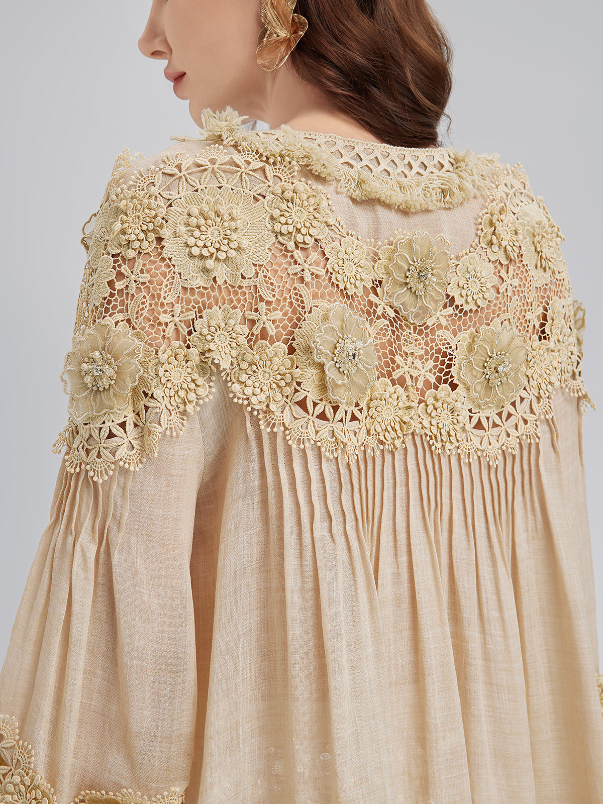 Liyosel Parçalı Pileli Çiçekli Dantel Bluz