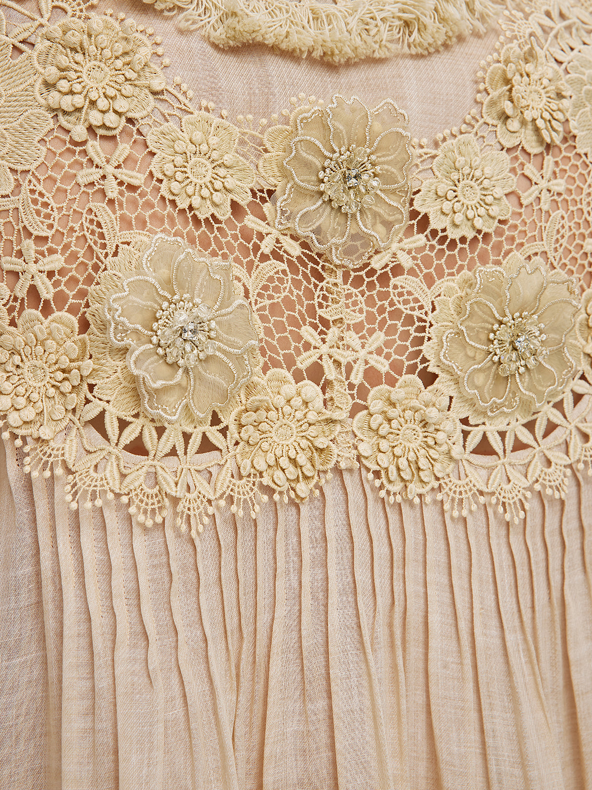 Liyosel Parçalı Pileli Çiçekli Dantel Bluz