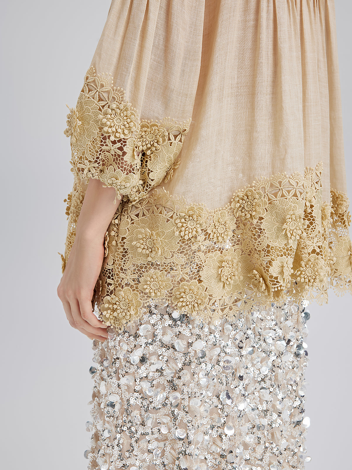 Liyosel Parçalı Pileli Çiçekli Dantel Bluz