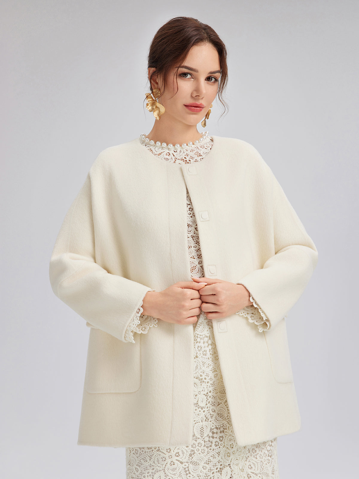 Yoğun Nakışlı Dantel İncili Bluz