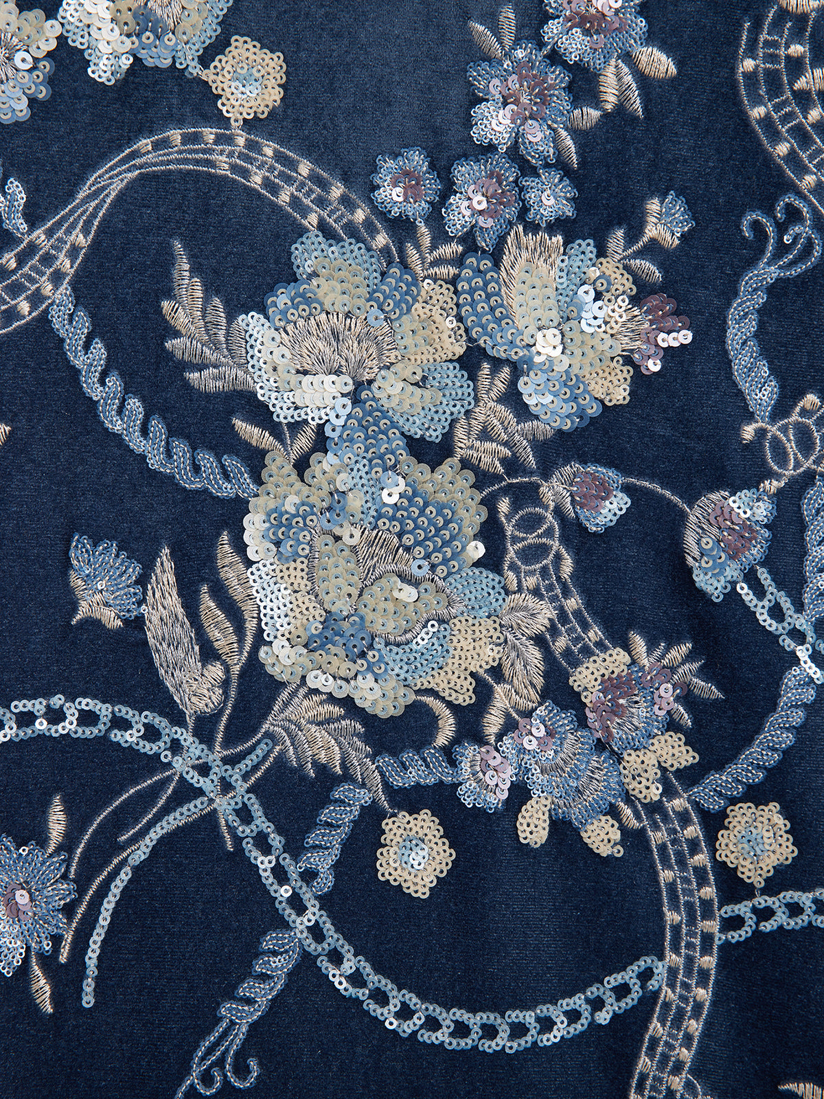 Çiçekli Pullu Nakışlı Truvakar Kol Kadife Ceket