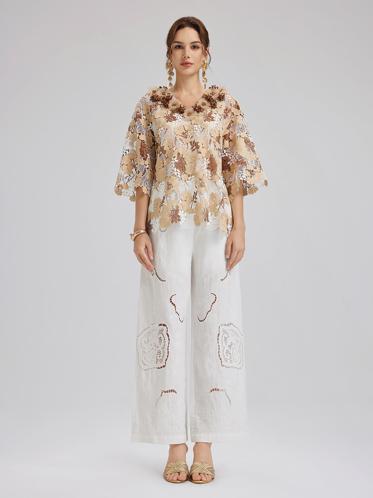 Taşlı Nakışlı Çiçekli Dantel V Yaka Bluz