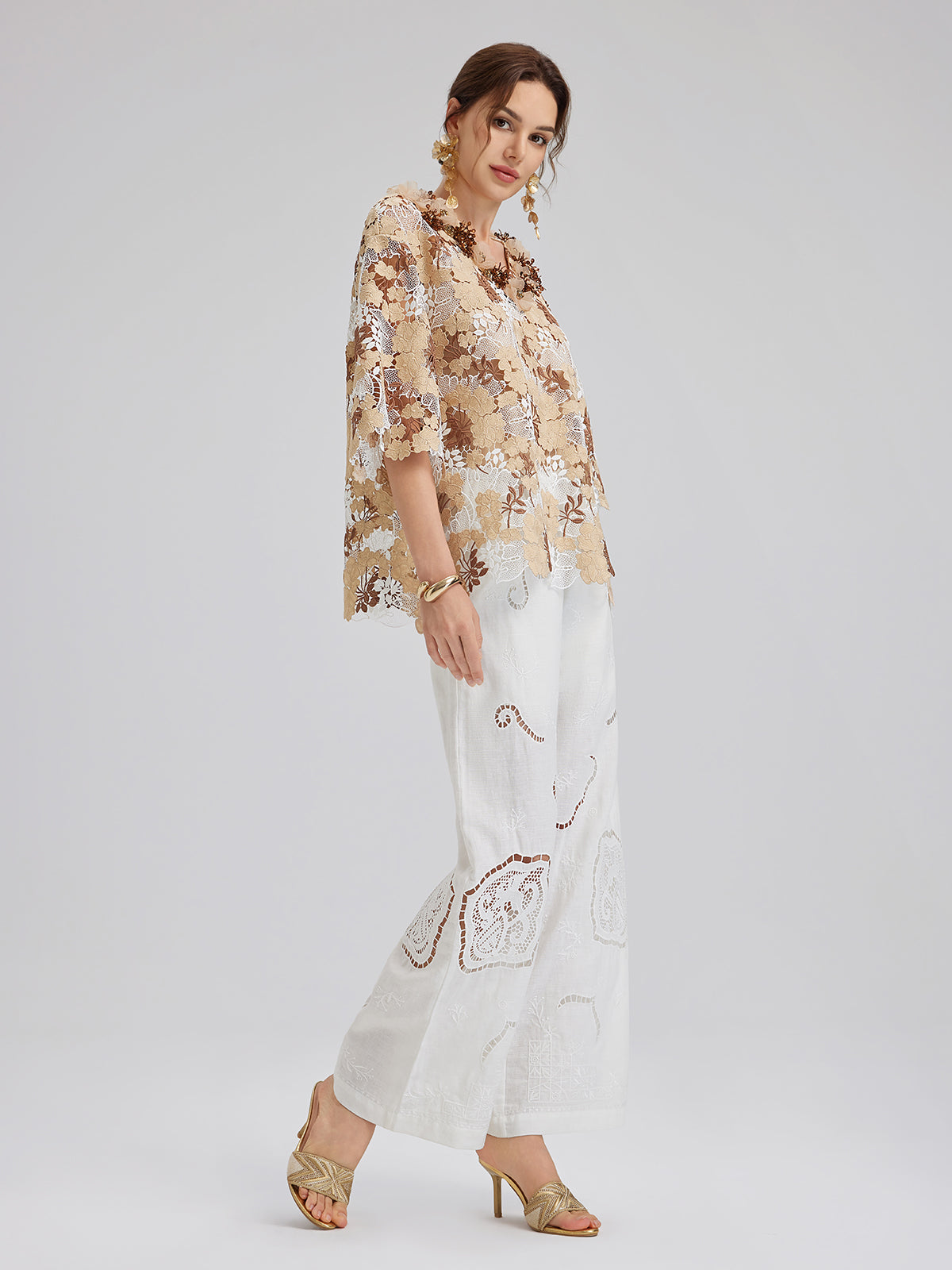 Taşlı Nakışlı Çiçekli Dantel V Yaka Bluz