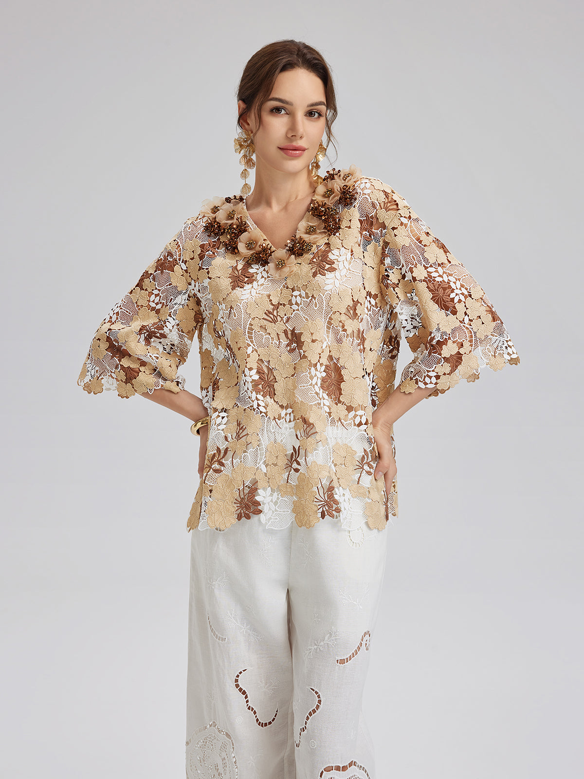 Taşlı Nakışlı Çiçekli Dantel V Yaka Bluz