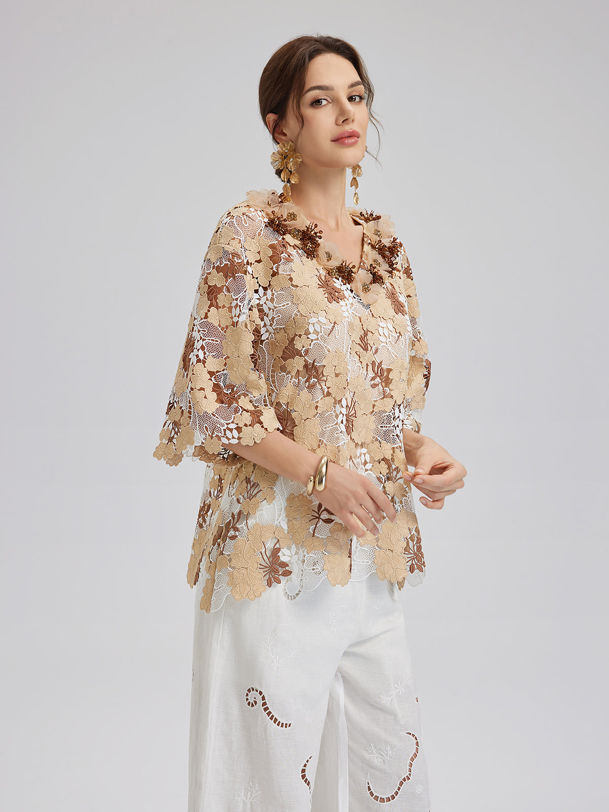 Taşlı Nakışlı Çiçekli Dantel V Yaka Bluz