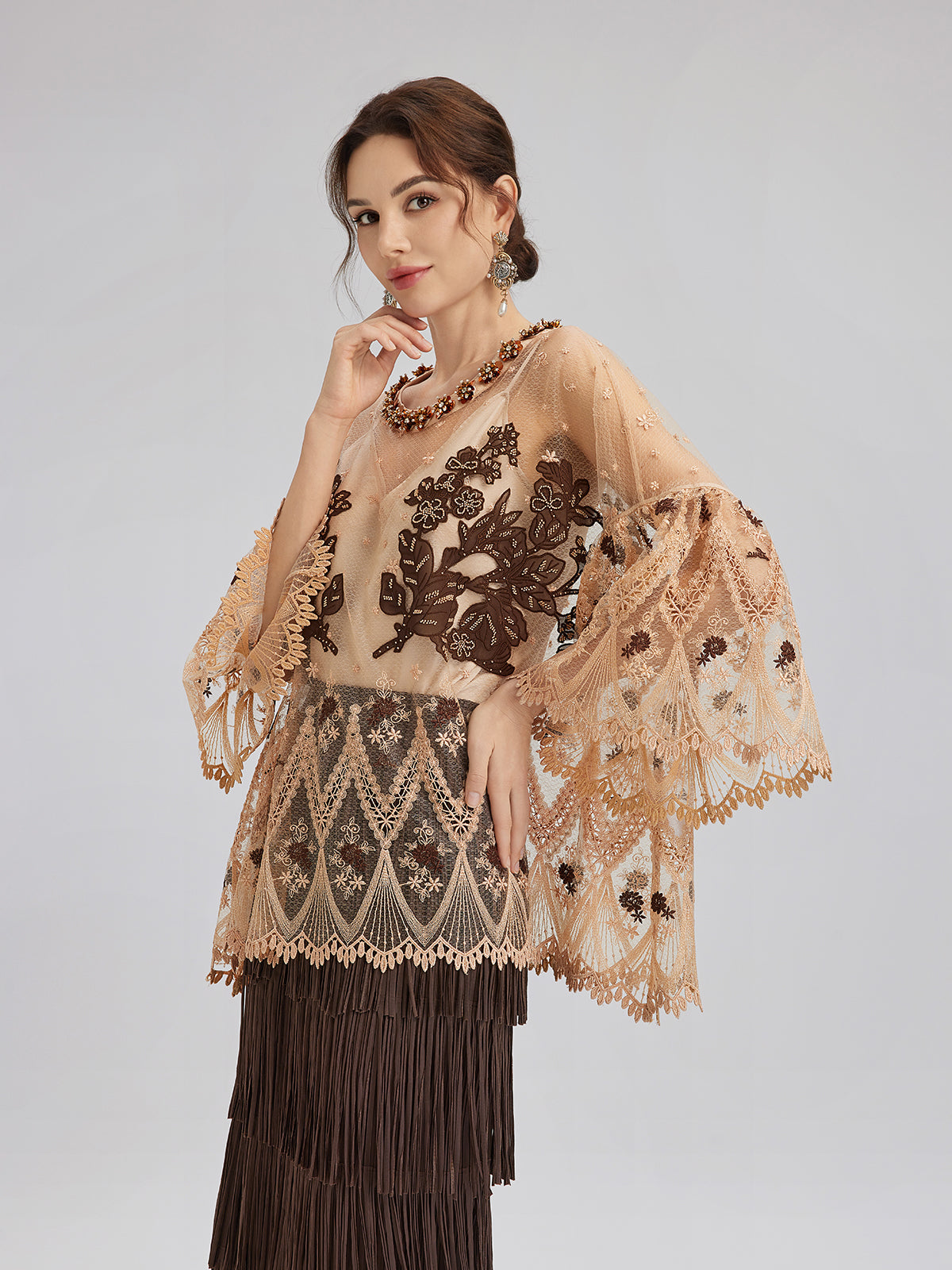 El İşlemesi Pullu Nakışlı Çiçekli Dantel Bluz