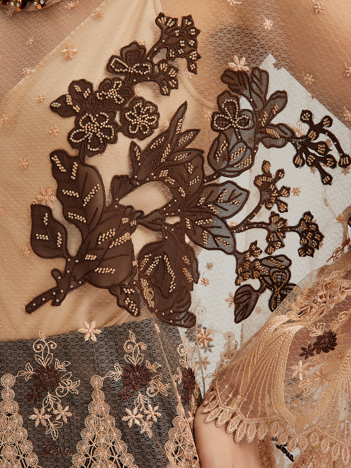 El İşlemesi Pullu Nakışlı Çiçekli Dantel Bluz