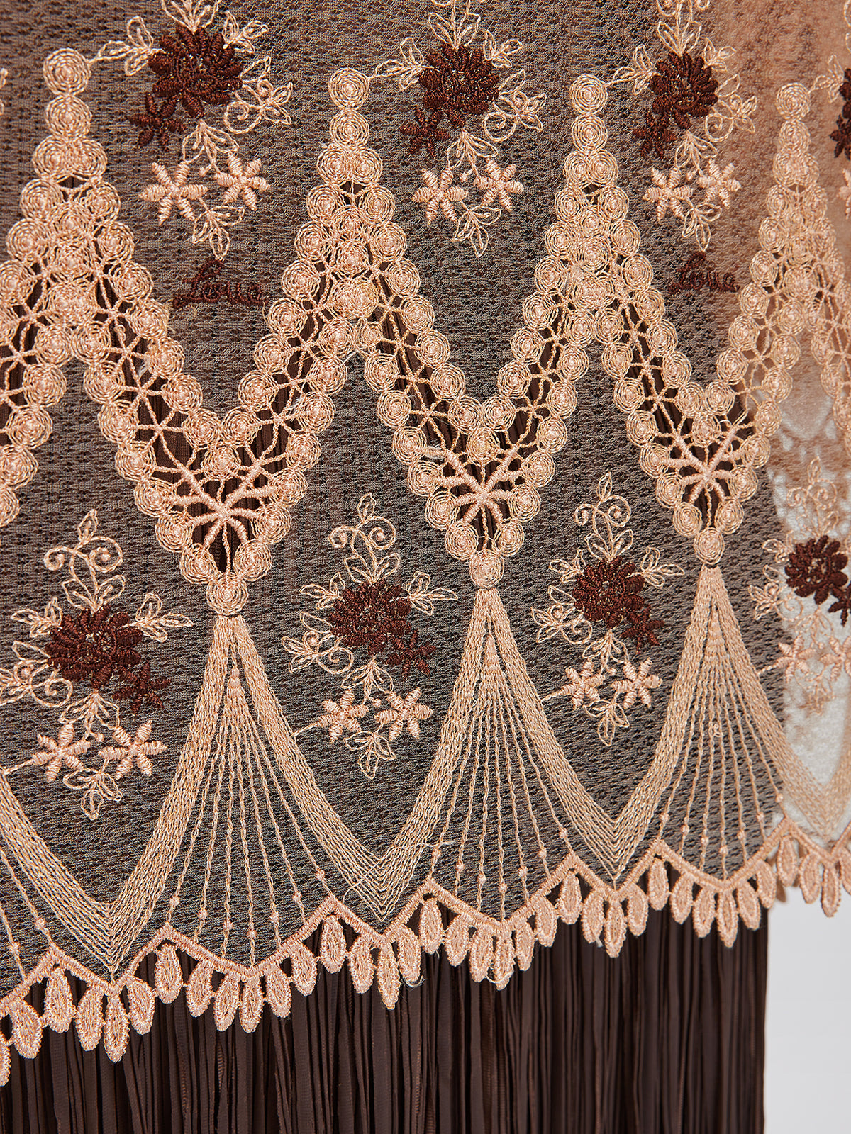 El İşlemesi Pullu Nakışlı Çiçekli Dantel Bluz