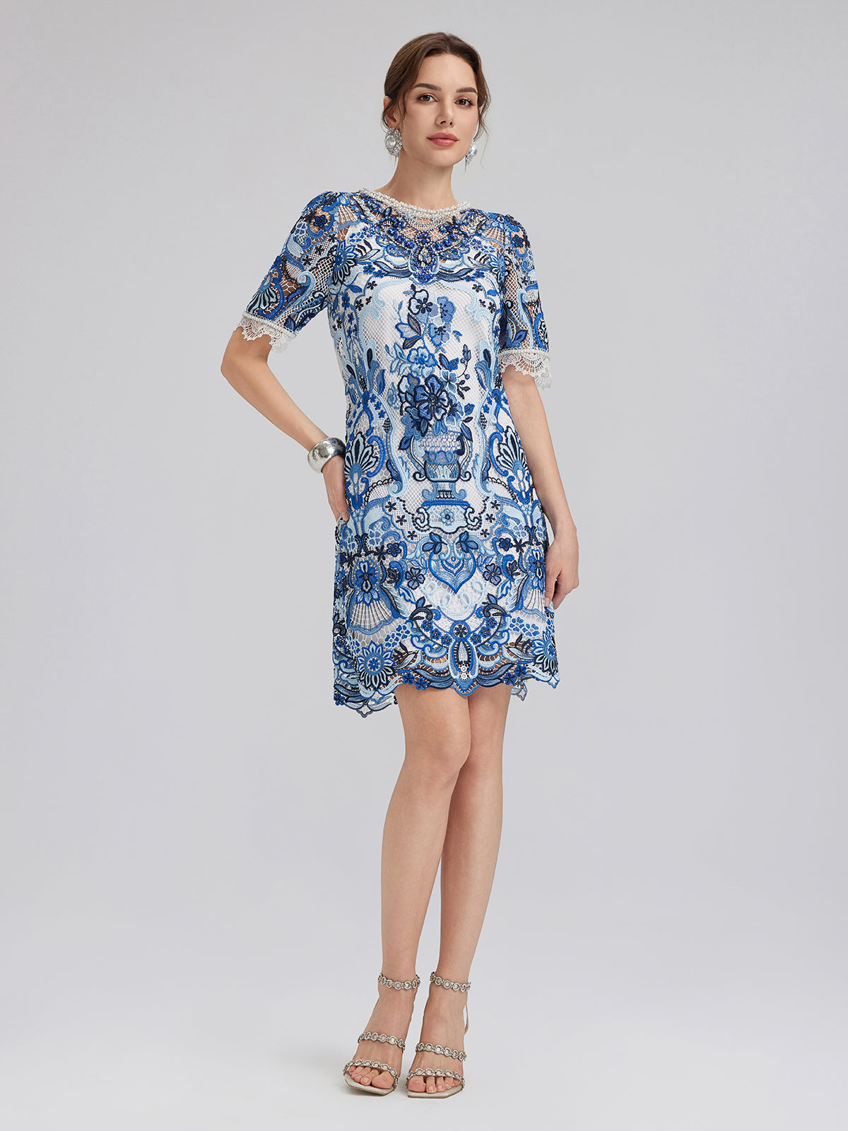 Güpür Dantel El İşlemesi Taşlı Mini Elbise