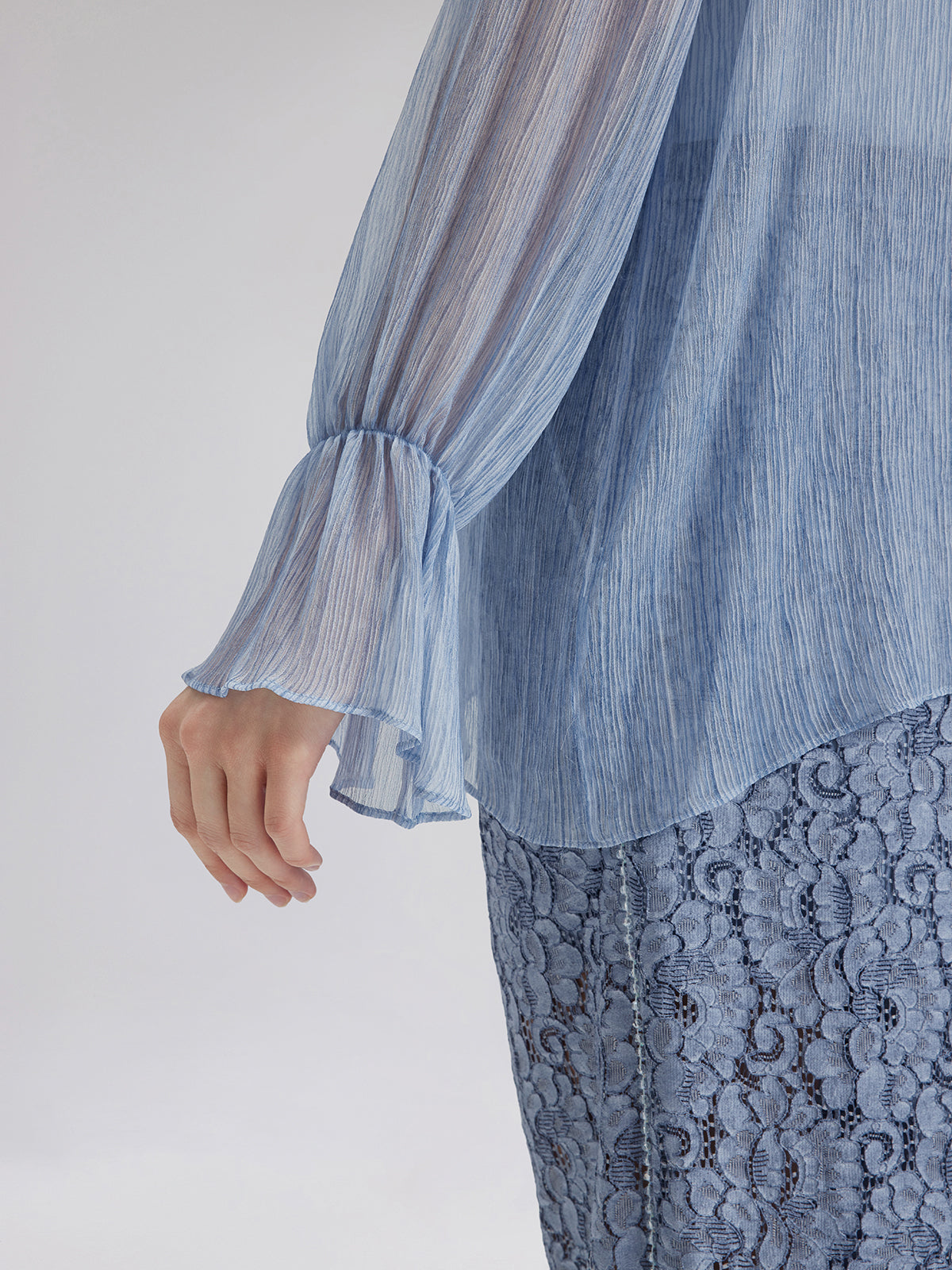 Boyama Efektli El İşlemeli Boncuklu Fırfırlı İpek Bluz