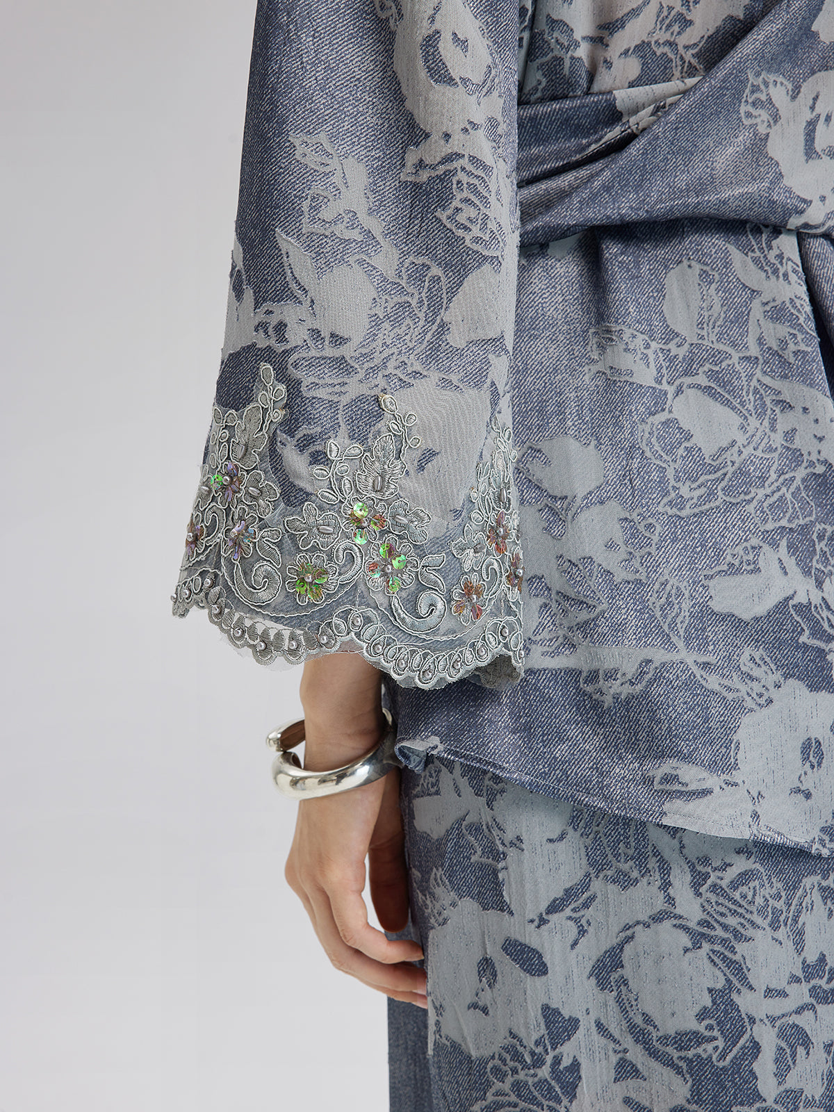 Yakma Çiçek Desenli Önden Bağlamalı Gömlek