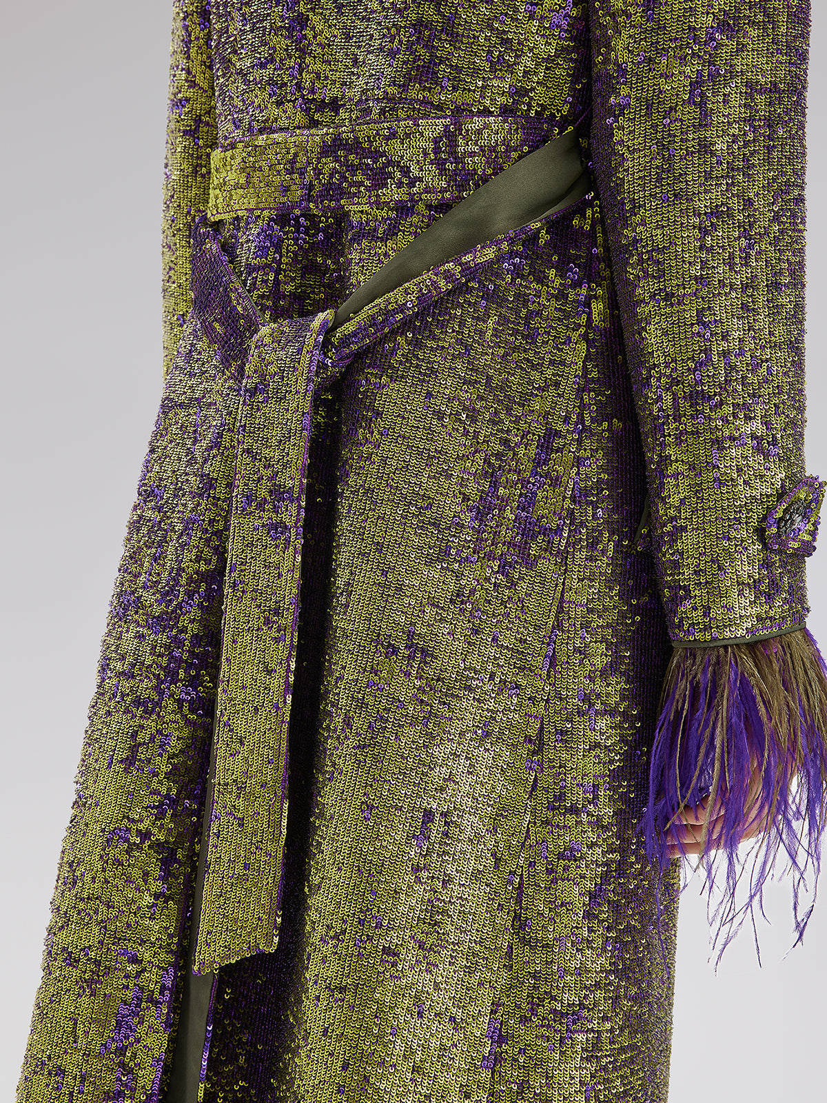 İki Renkli Pullu Devekuşu Tüyü Trençkot